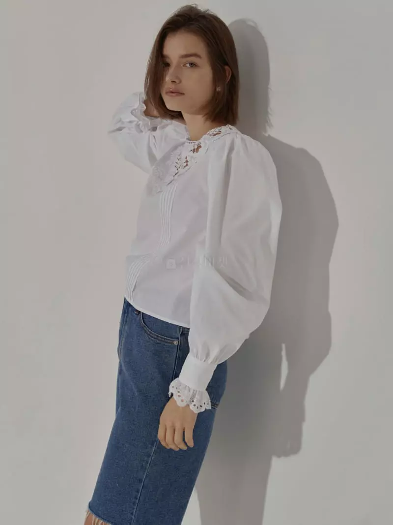 Neroli36 - Korean Women Fashion - #romanticstyle - Lace Pintuck Blouse - 4