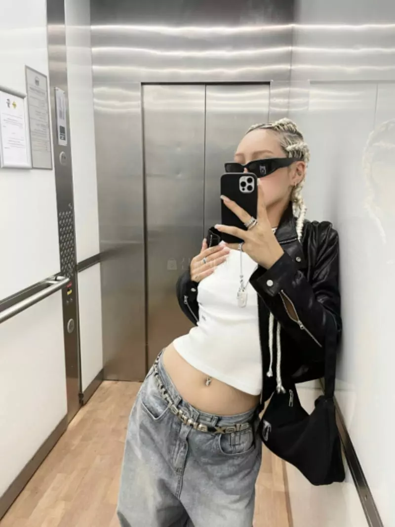 Neuter - Korean Women Fashion - #momslook - Crack Zip-up - 2
