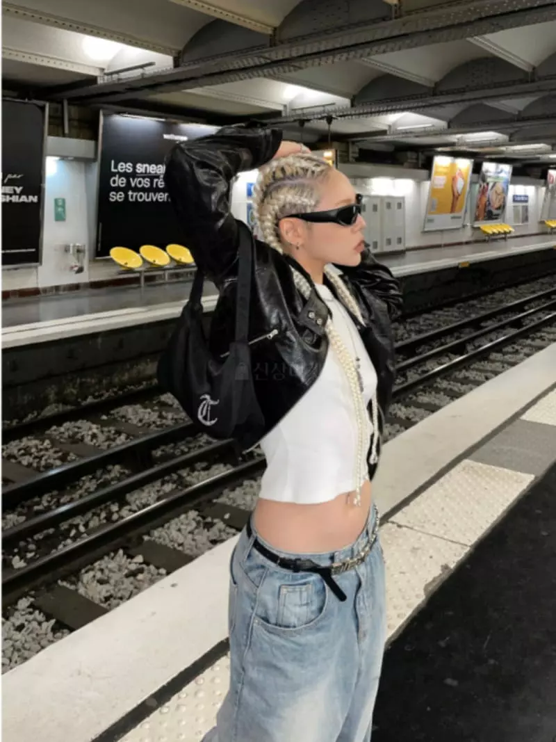 Neuter - Korean Women Fashion - #womensfashion - Crack Zip-up