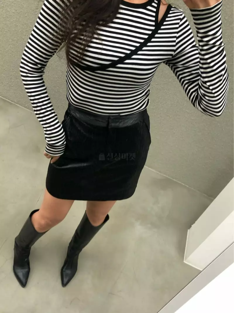 Newjersey - Korean Women Fashion - #romanticstyle - Matin Tee - 4