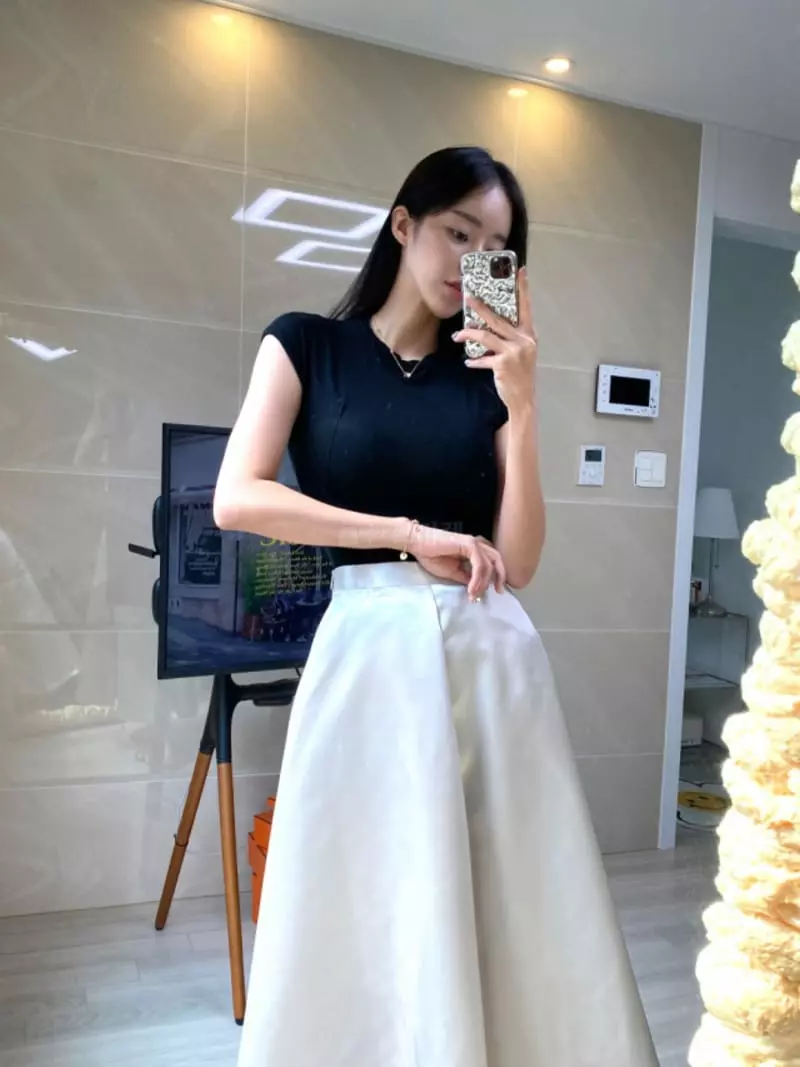 Newtro_Mood - Korean Women Fashion - #momslook - Shatin Whole Skirt - 9