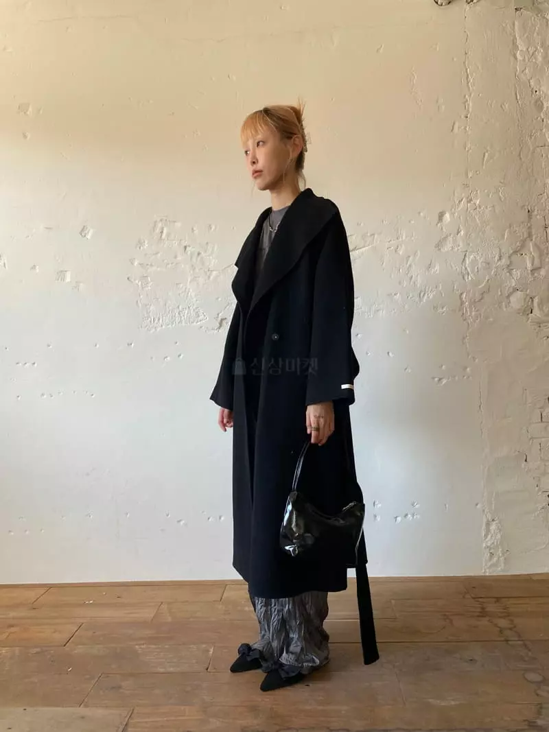 Nyunyu-Seoul - Korean Women Fashion - #momslook - Mane Coat - 3