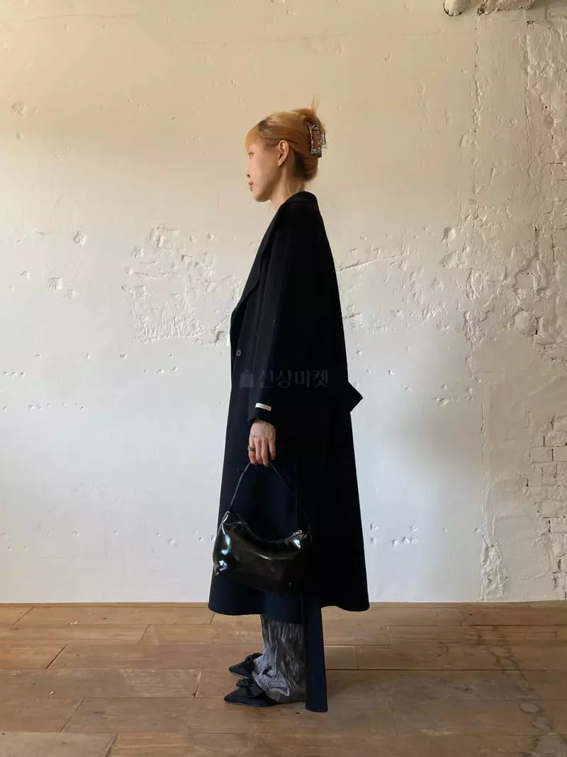 Nyunyu-Seoul - Korean Women Fashion - #momslook - Mane Coat - 4