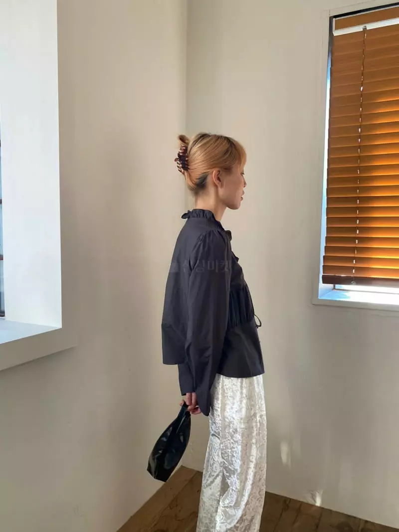 Nyunyu-Seoul - Korean Women Fashion - #womensfashion - Ruffle Blouse - 9