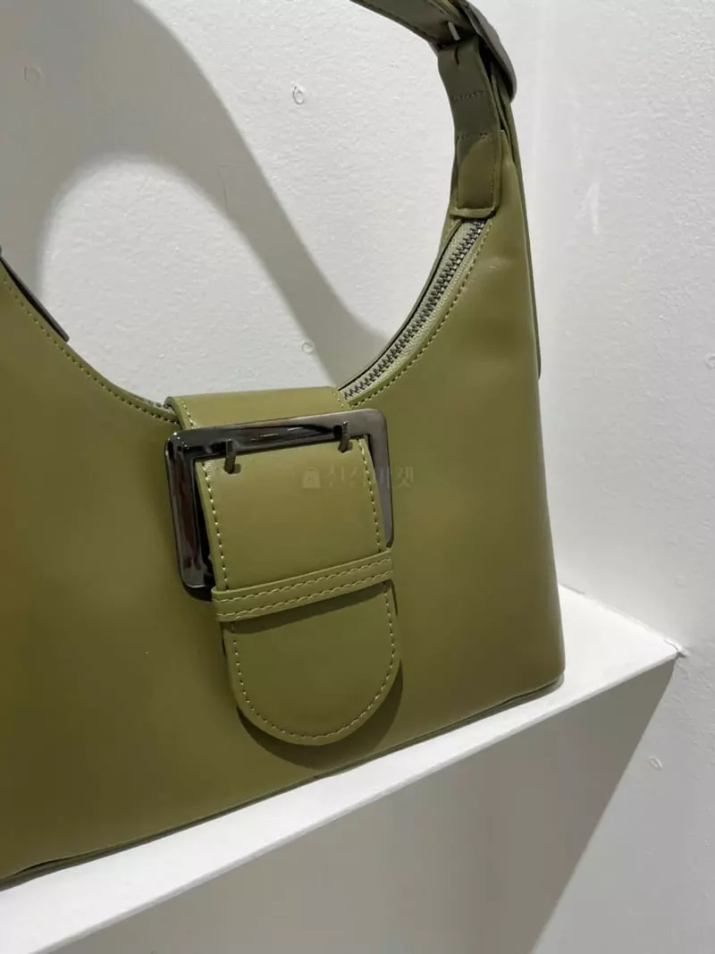 Nyunyu-Seoul - Korean Women Fashion - #womensfashion - Molly Buckle Bag - 12