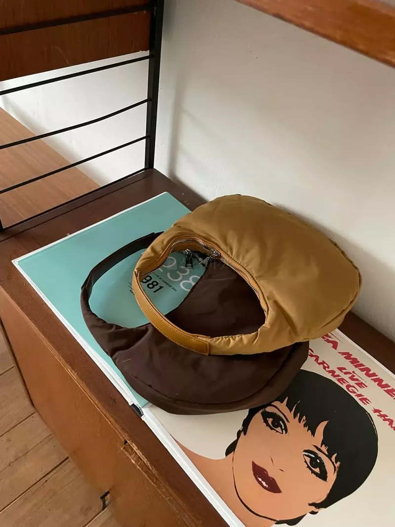 Nyunyu Wear - Korean Women Fashion - #momslook - Pondag Padding Bag - 3