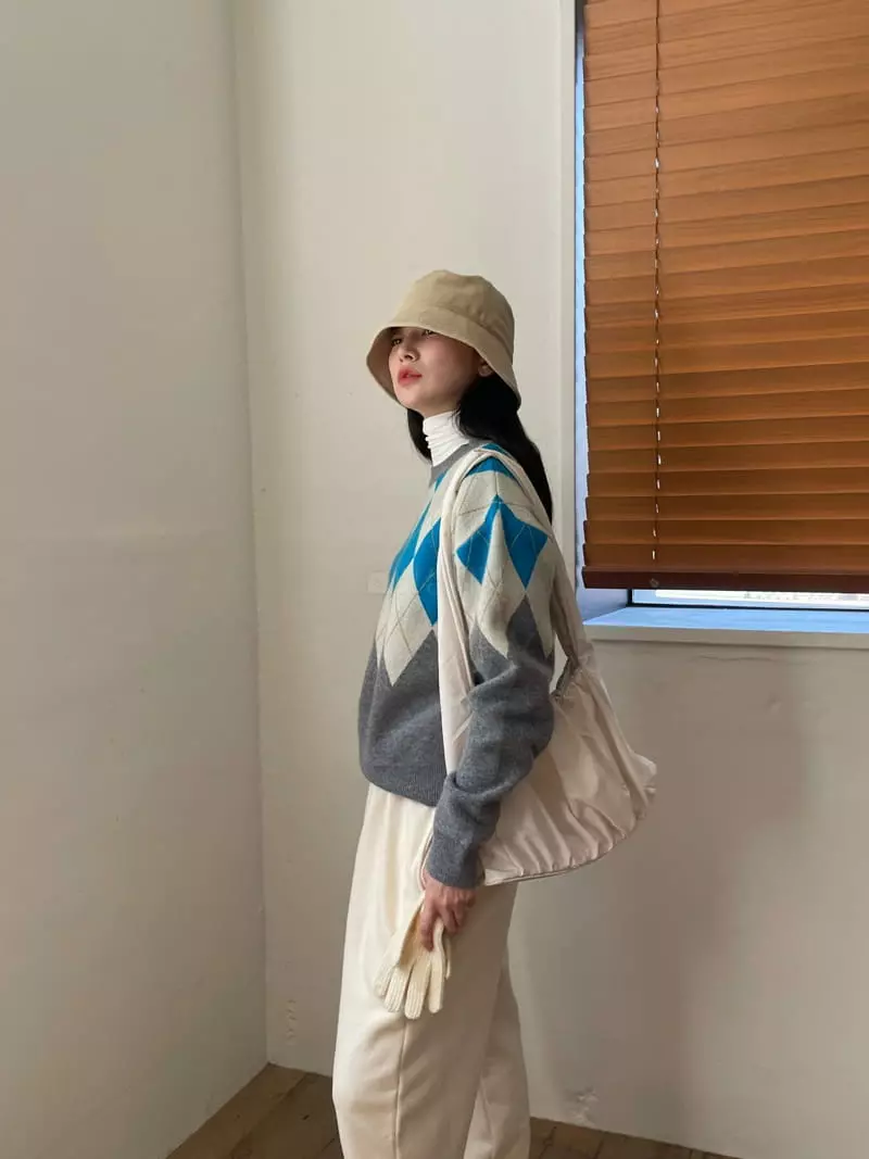 Nyunyu Wear - Korean Women Fashion - #momslook - Argyle Knit Tee - 9