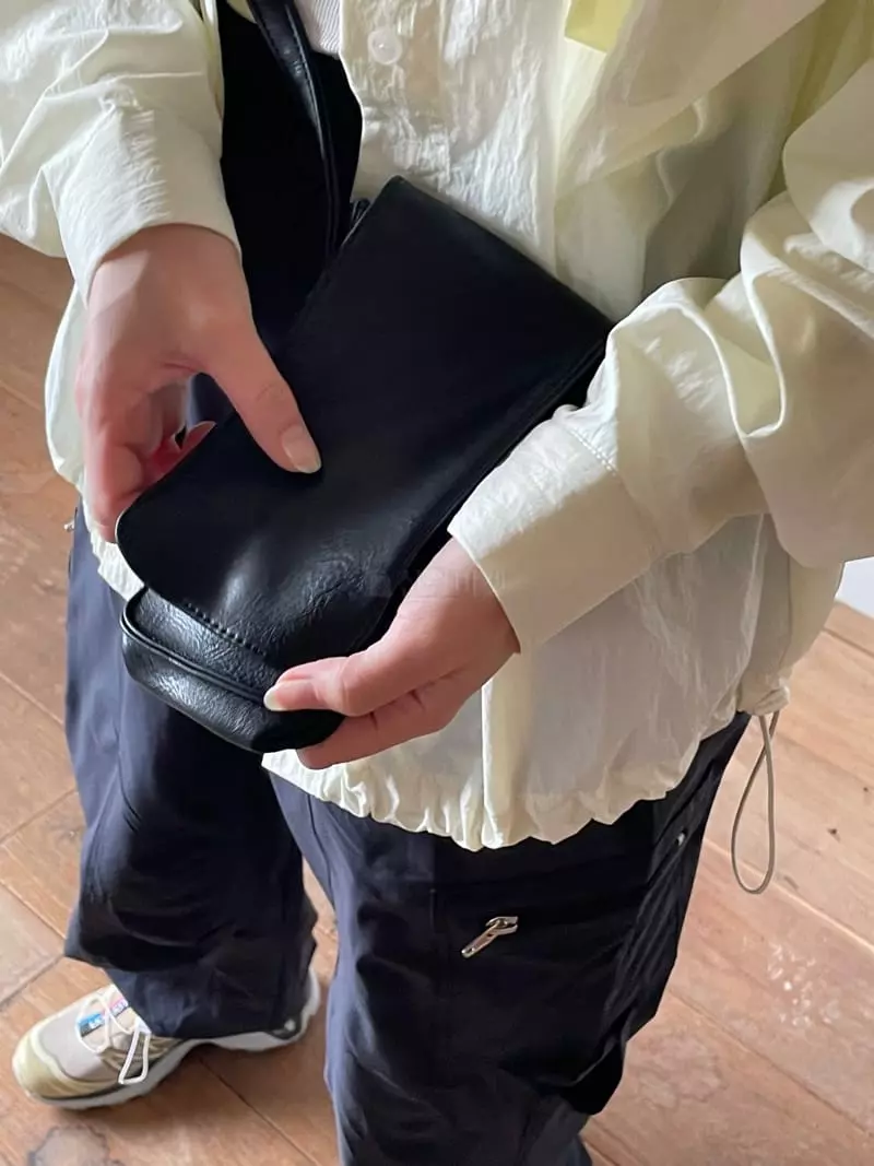 Nyunyu Wear - Korean Women Fashion - #womensfashion - Vintage Leather Bag - 4