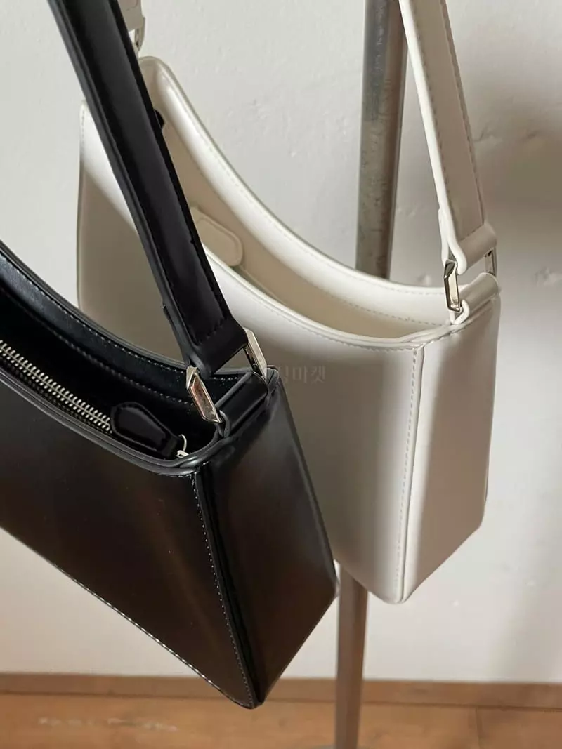 Nyunyu Wear - Korean Women Fashion - #momslook - Lang V Bag - 10