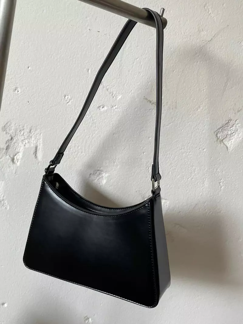 Nyunyu Wear - Korean Women Fashion - #momslook - Lang V Bag - 11
