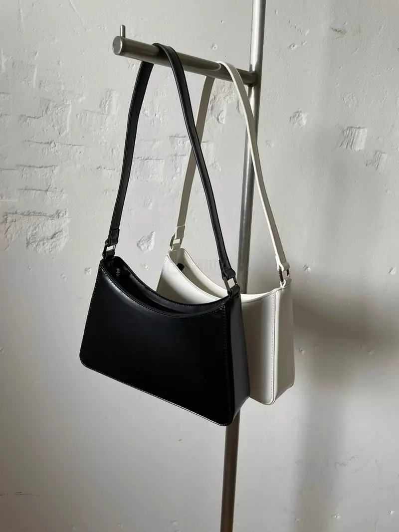 Nyunyu Wear - Korean Women Fashion - #momslook - Lang V Bag - 9