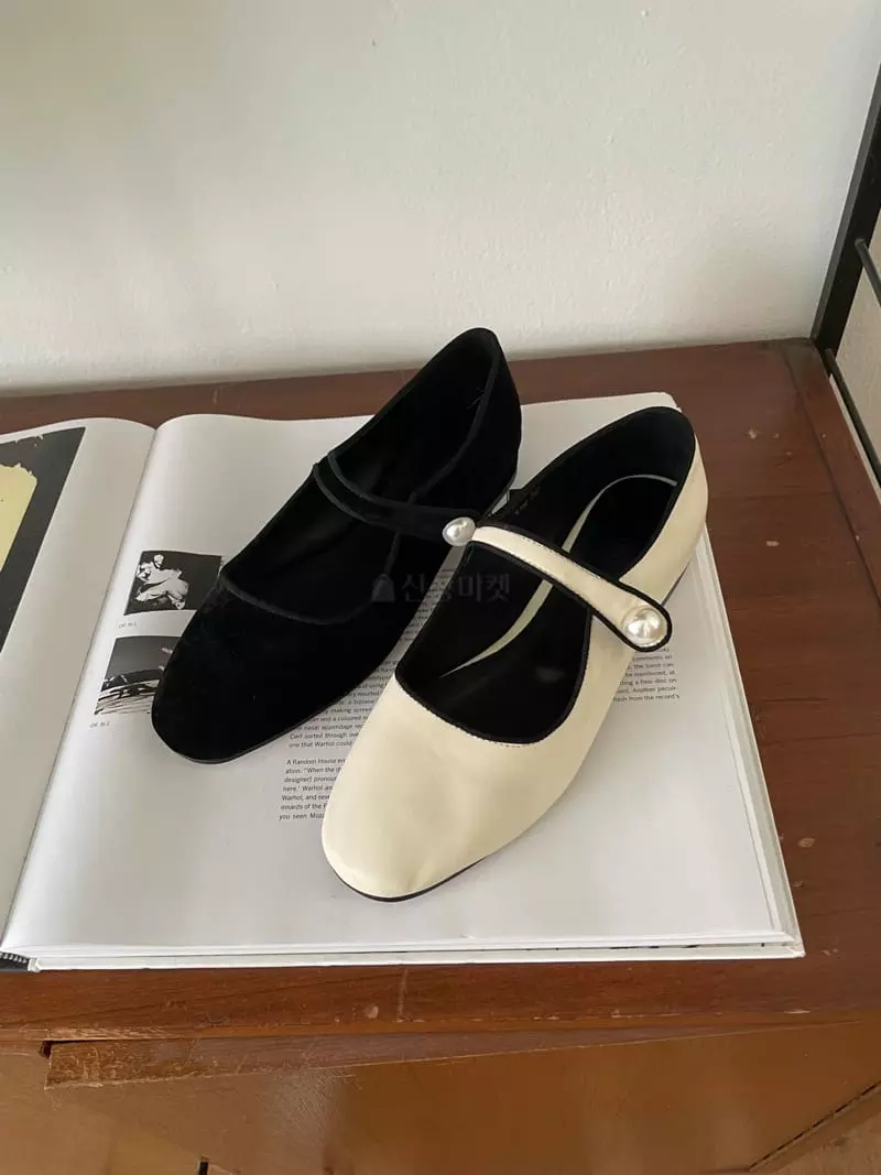 Nyunyu Wear - Korean Women Fashion - #momslook - Point Flats - 5