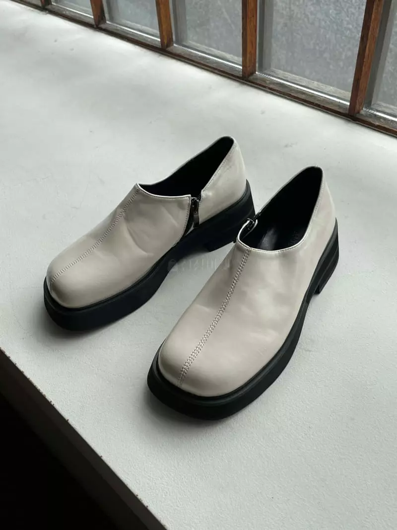 Nyunyu Wear - Korean Women Fashion - #momslook - One Zipper Loafer - 3