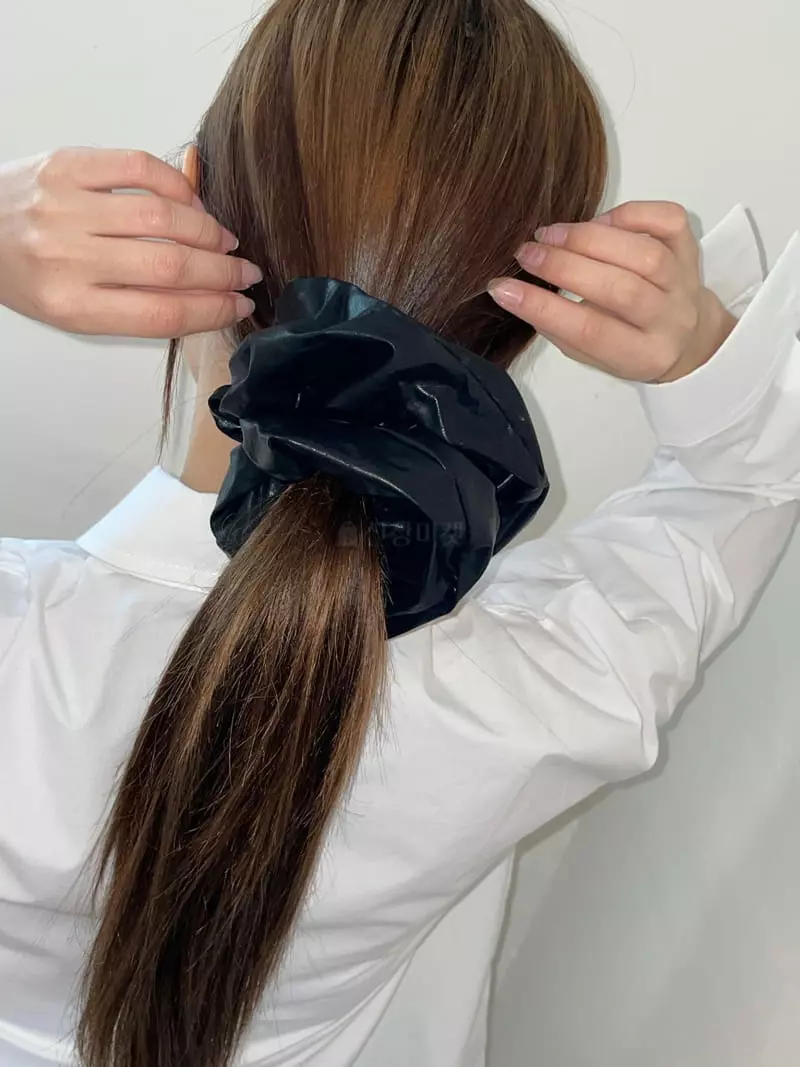 Nyunyu Wear - Korean Women Fashion - #momslook - Big Leather Hairring - 8