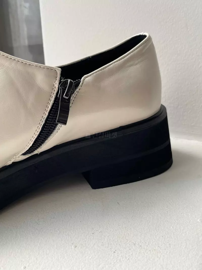 Nyunyu Wear - Korean Women Fashion - #restrostyle - One Zipper Loafer - 9