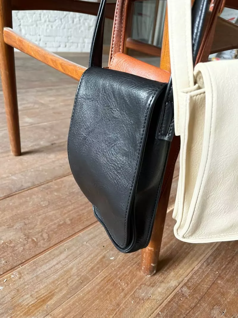 Nyunyu Wear - Korean Women Fashion - #thelittlethings - Vintage Leather Bag