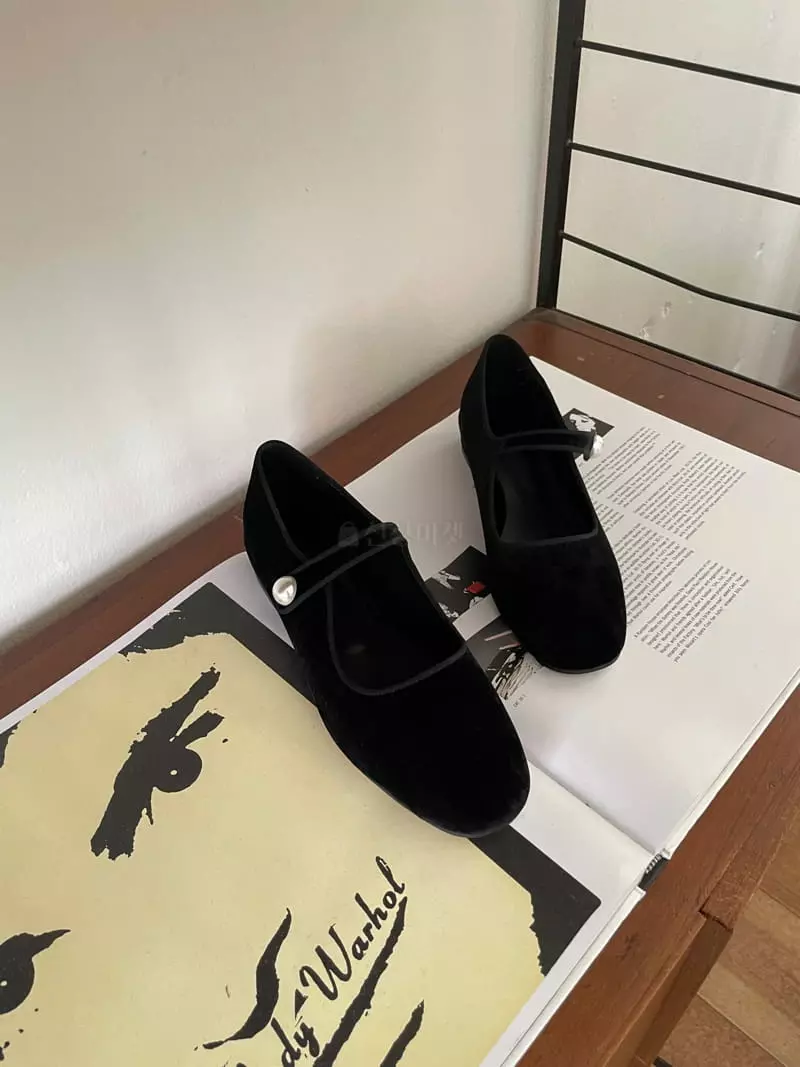Nyunyu Wear - Korean Women Fashion - #vintageinspired - Point Flats - 7