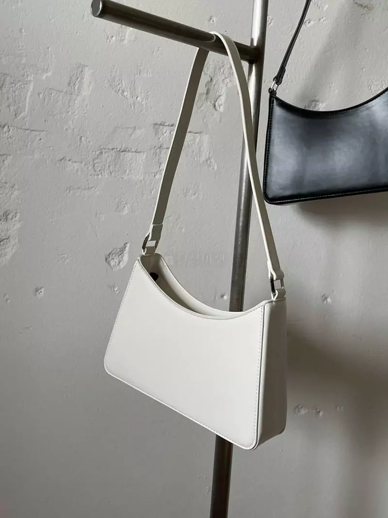 Nyunyu Wear - Korean Women Fashion - #womensfashion - Lang V Bag - 12