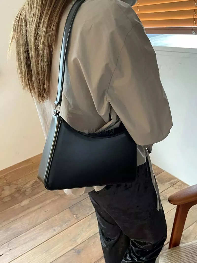 Nyunyu Wear - Korean Women Fashion - #womensfashion - Lang V Bag - 8