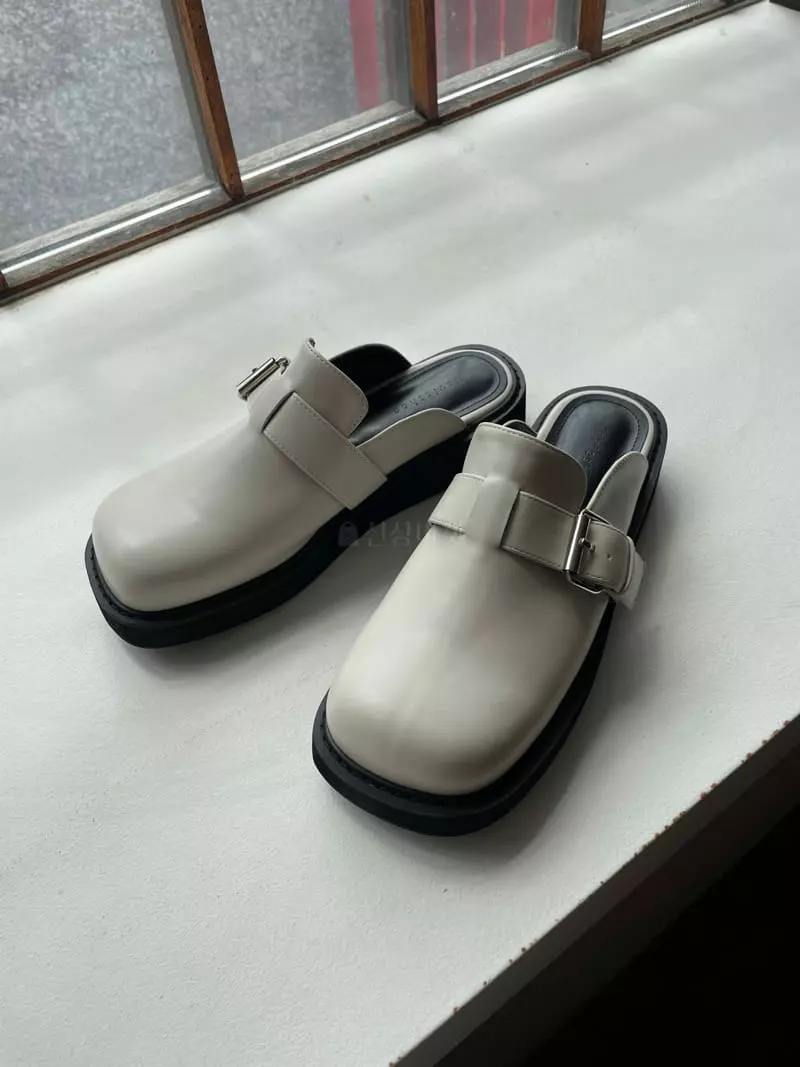 Nyunyu Wear - Korean Women Fashion - #momslook - One Buckle Mule - 4