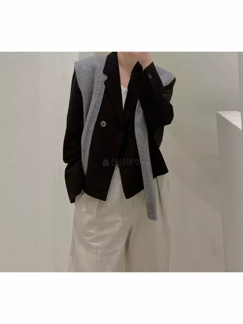 Odor - Korean Women Fashion - #momslook - Butter Crop Jacket - 2