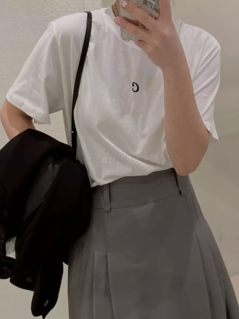 Odor - Korean Women Fashion - #momslook - Classic Embroidery Tee