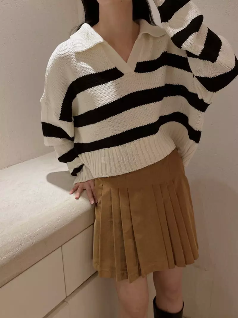 Odor - Korean Women Fashion - #vintagekidsstyle - Crop Stripes Collar Knit Tee - 4