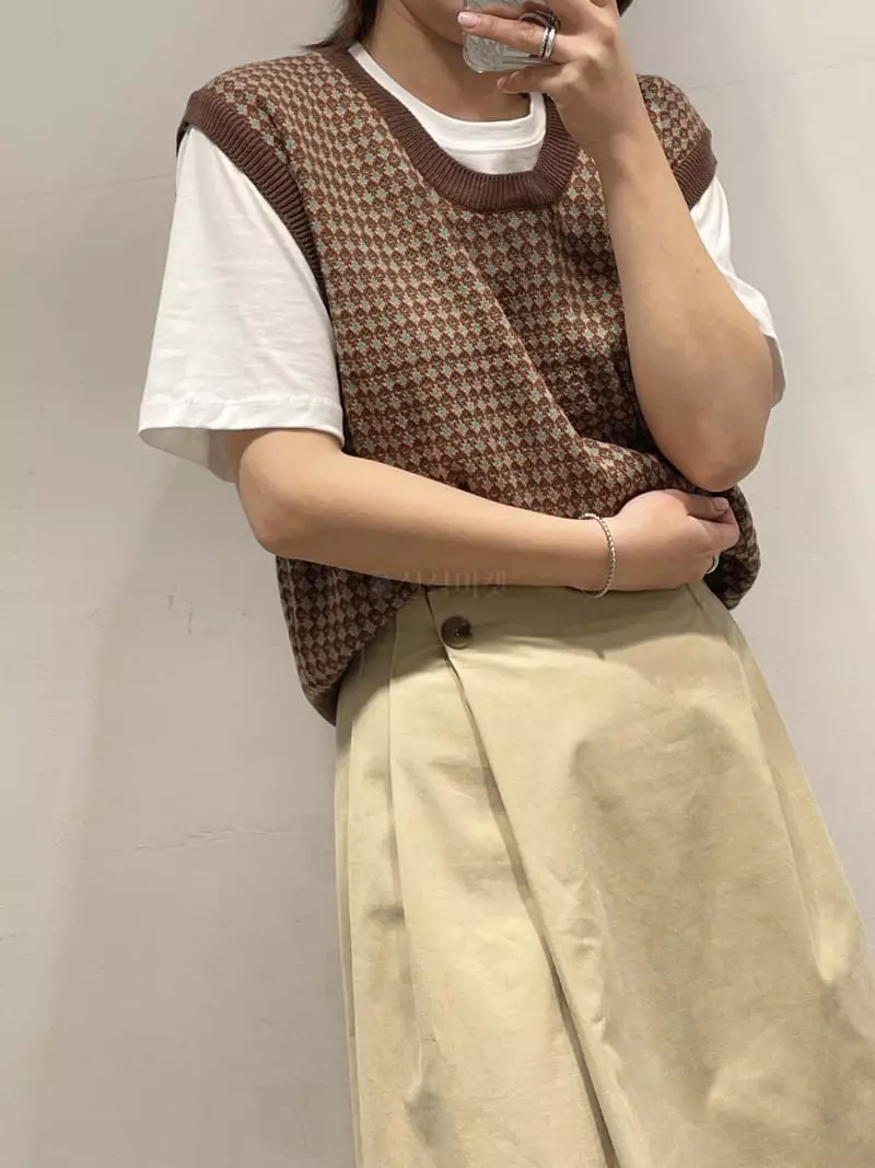 Odor - Korean Women Fashion - #pursuepretty - Crunch Knit Vest - 3