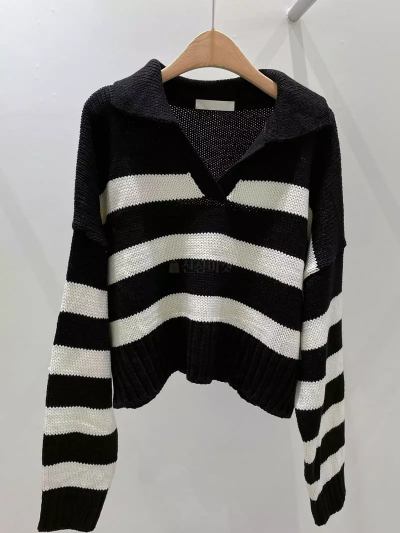 Odor - Korean Women Fashion - #romanticstyle - Crop Stripes Collar Knit Tee - 6