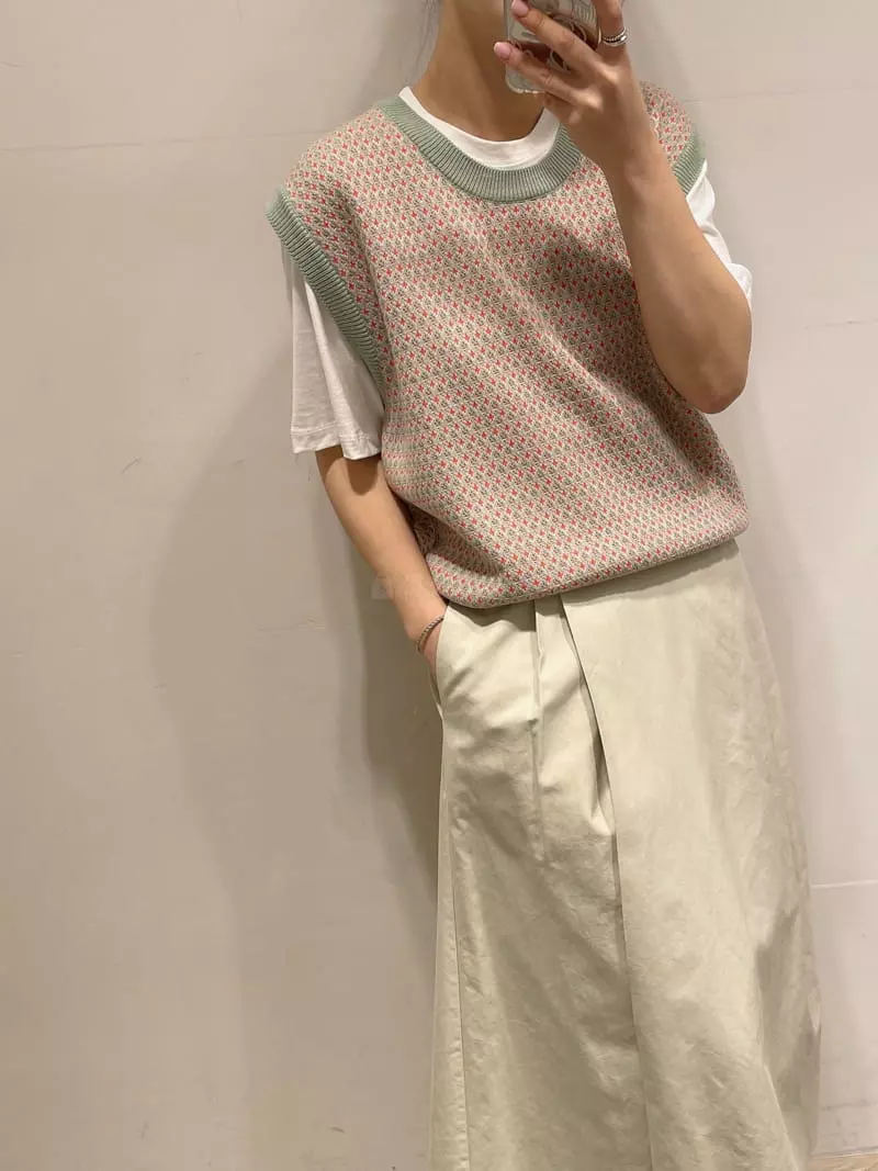 Odor - Korean Women Fashion - #romanticstyle - Crunch Knit Vest - 5