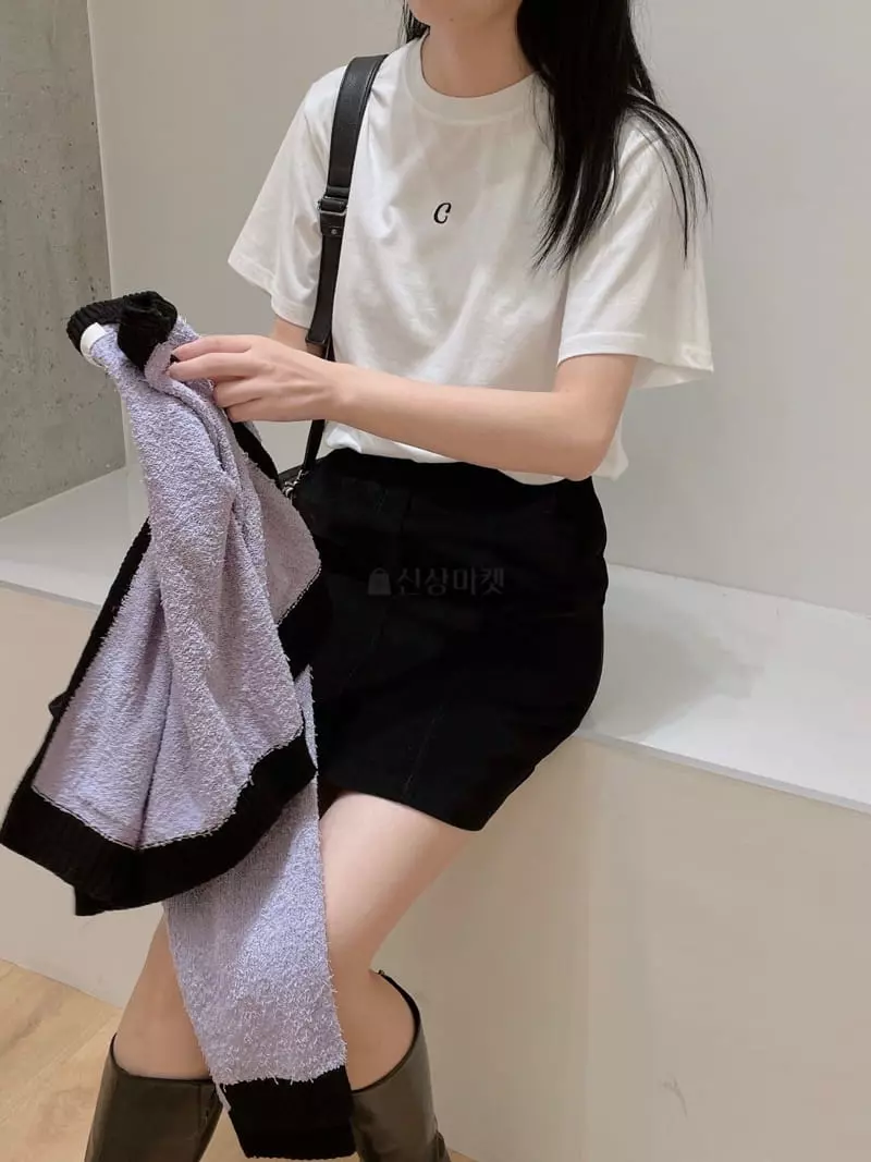 Odor - Korean Women Fashion - #thatsdarling - Classic Embroidery Tee - 9