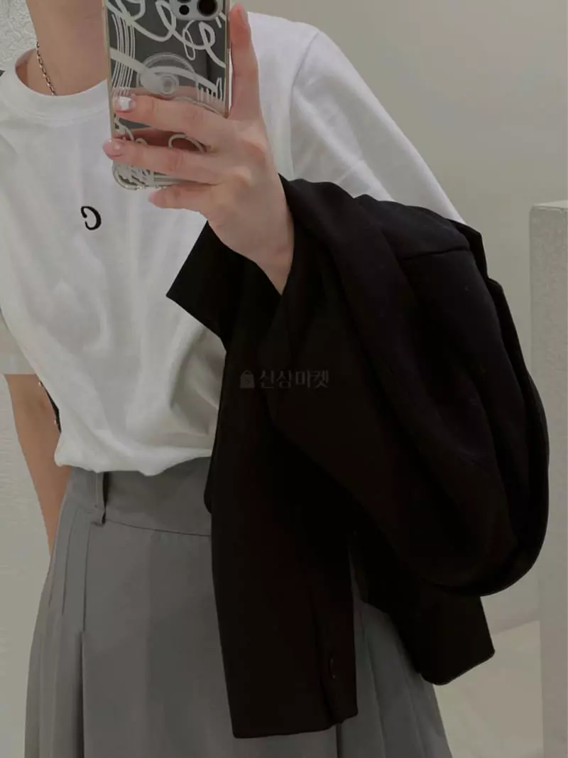 Odor - Korean Women Fashion - #womensfashion - Classic Embroidery Tee - 2