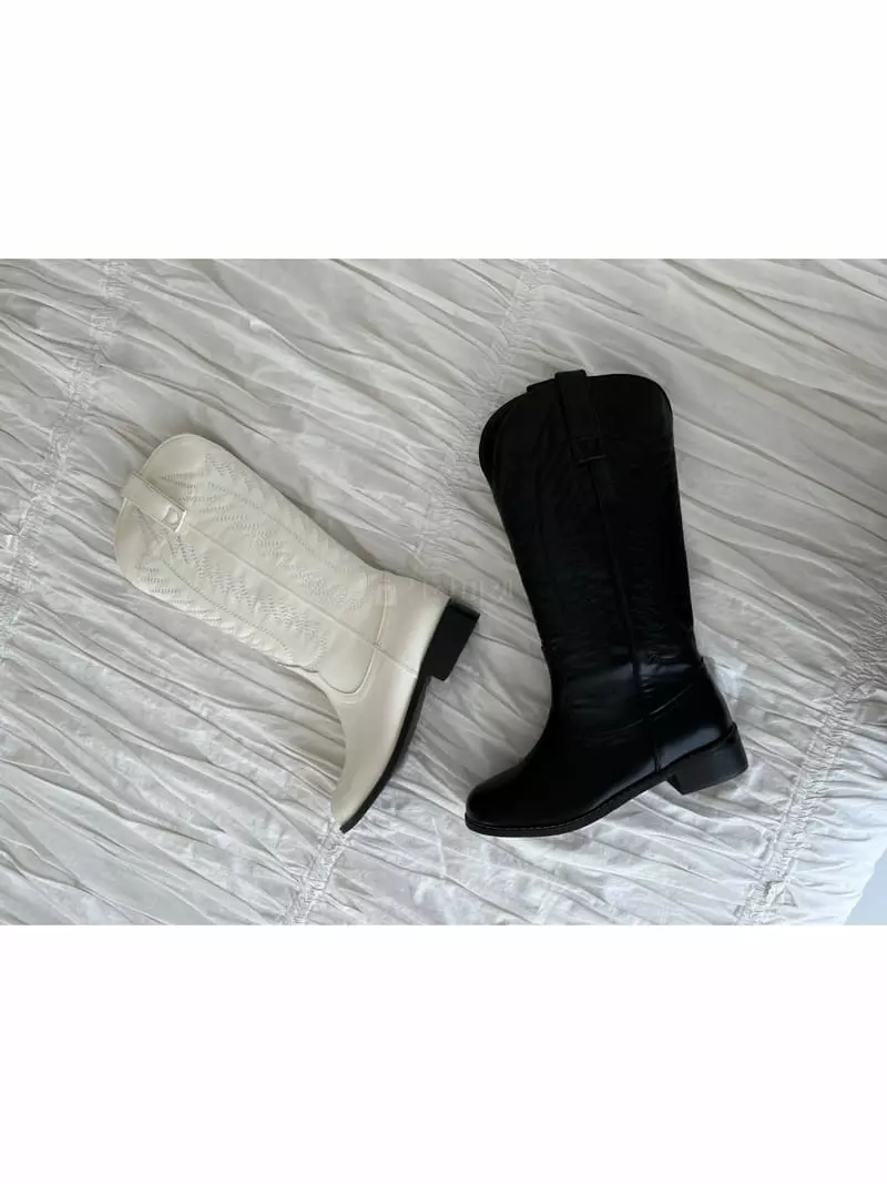Onandon - Korean Women Fashion - #momslook - 83001 Boots