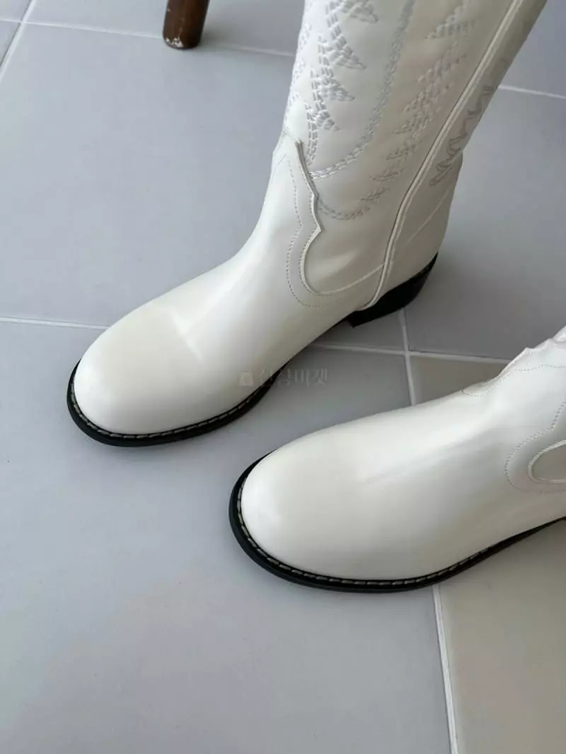 Onandon - Korean Women Fashion - #momslook - 83001 Boots - 7