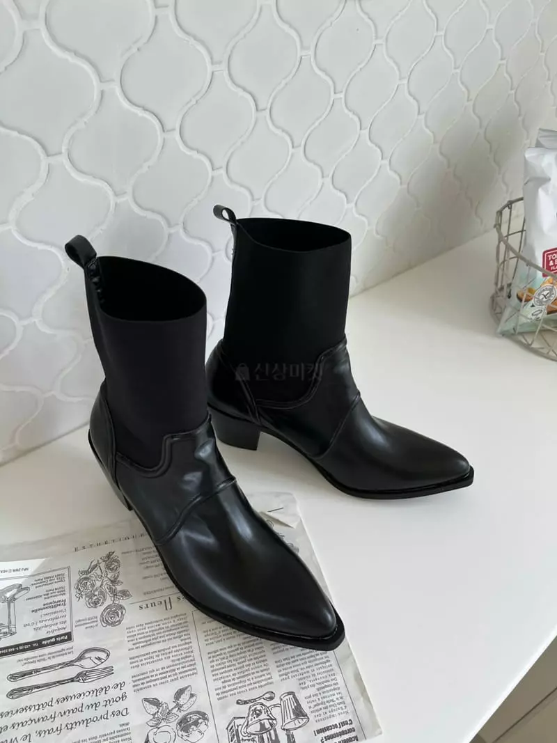 Onandon - Korean Women Fashion - #vintageinspired - 93006 Boots - 11
