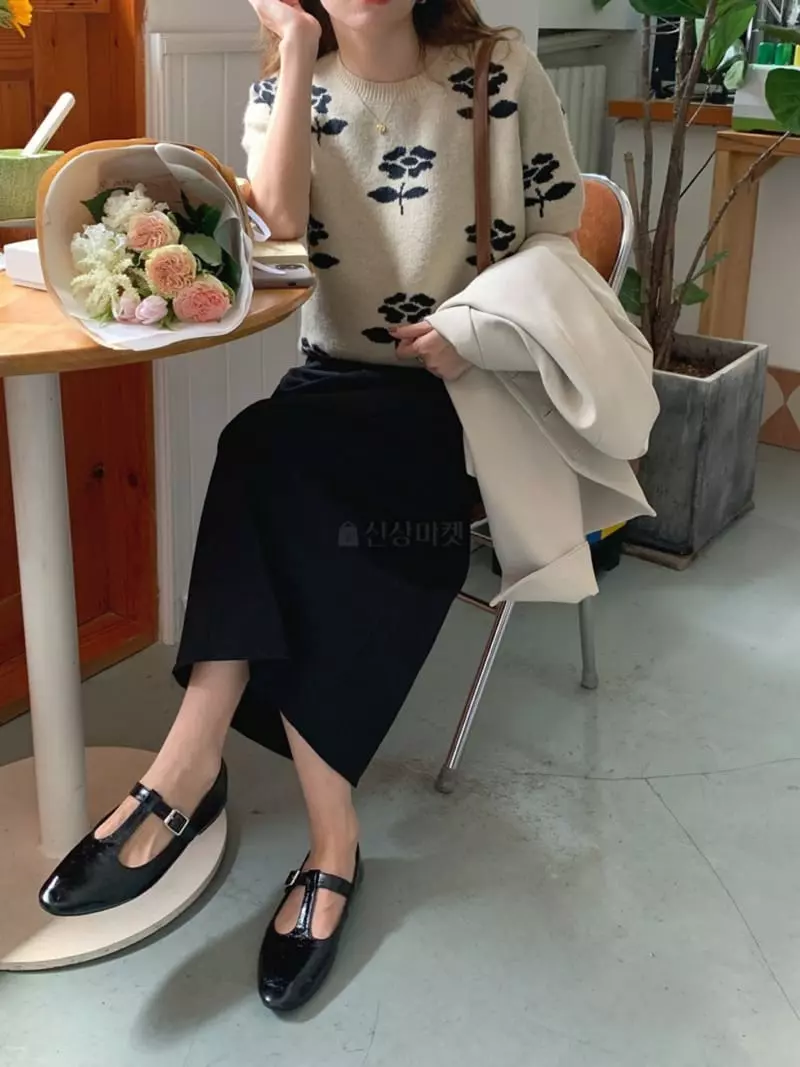 Oneway - Korean Women Fashion - #momslook - Flower Knit Tee - 3