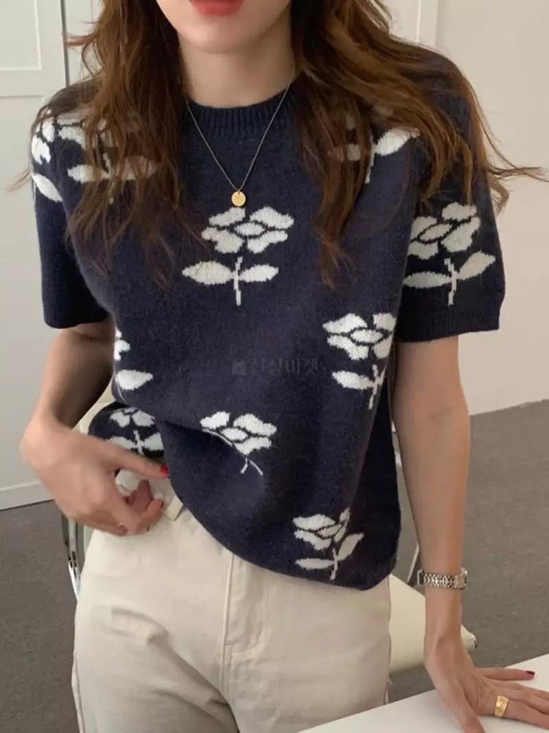 Oneway - Korean Women Fashion - #momslook - Flower Knit Tee - 5