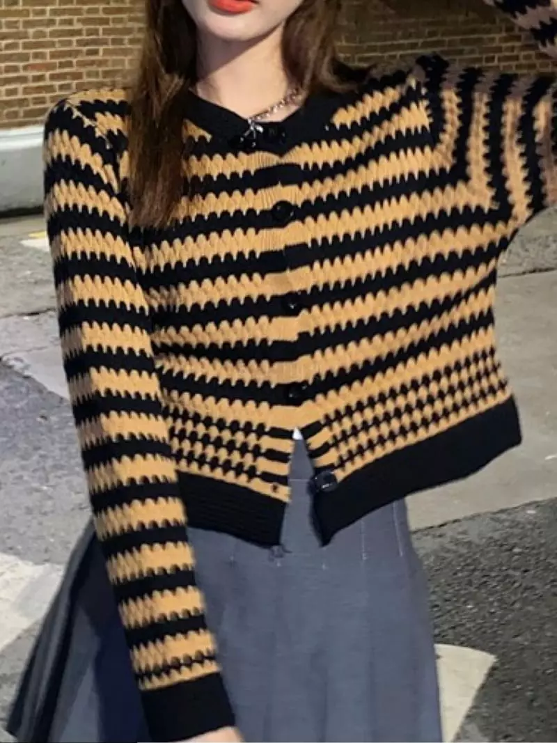Oneway - Korean Women Fashion - #womensfashion - Cozy Stripes Knit Tee - 4