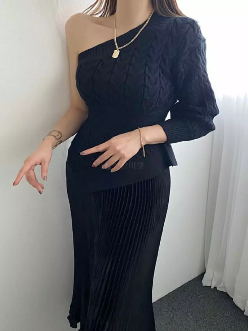 Oneway - Korean Women Fashion - #momslook - Twist Off Shoulder Knit Tee - 7