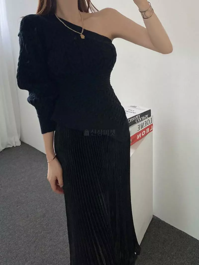 Oneway - Korean Women Fashion - #momslook - Twist Off Shoulder Knit Tee - 9