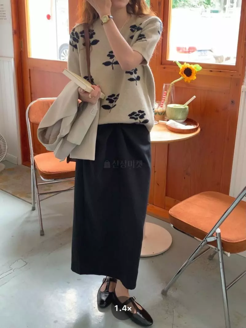 Oneway - Korean Women Fashion - #momslook - Flower Knit Tee - 4