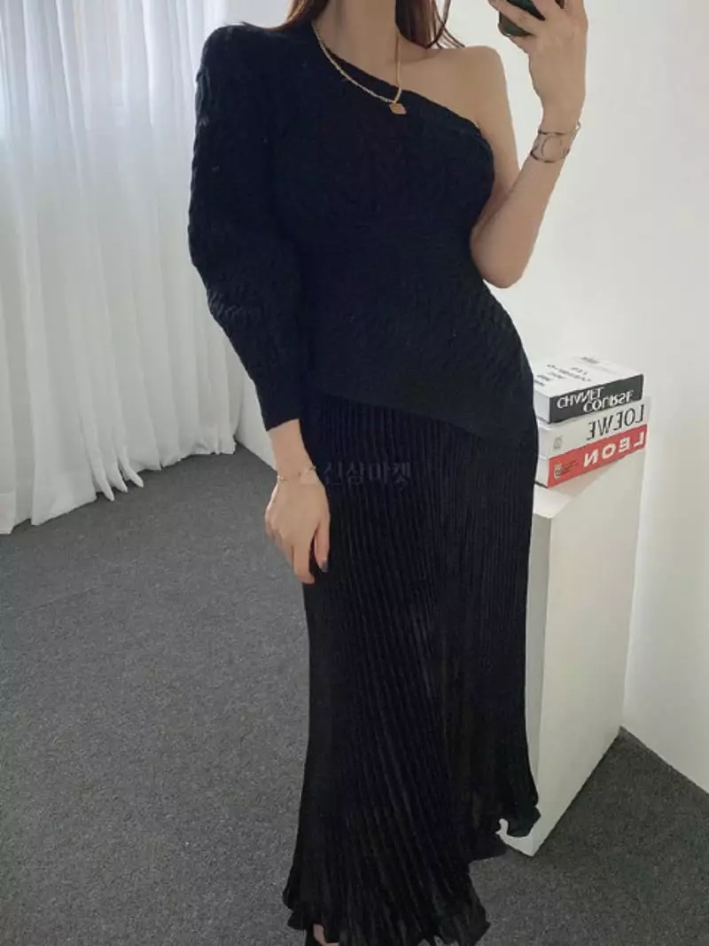 Oneway - Korean Women Fashion - #womensfashion - Twist Off Shoulder Knit Tee - 6