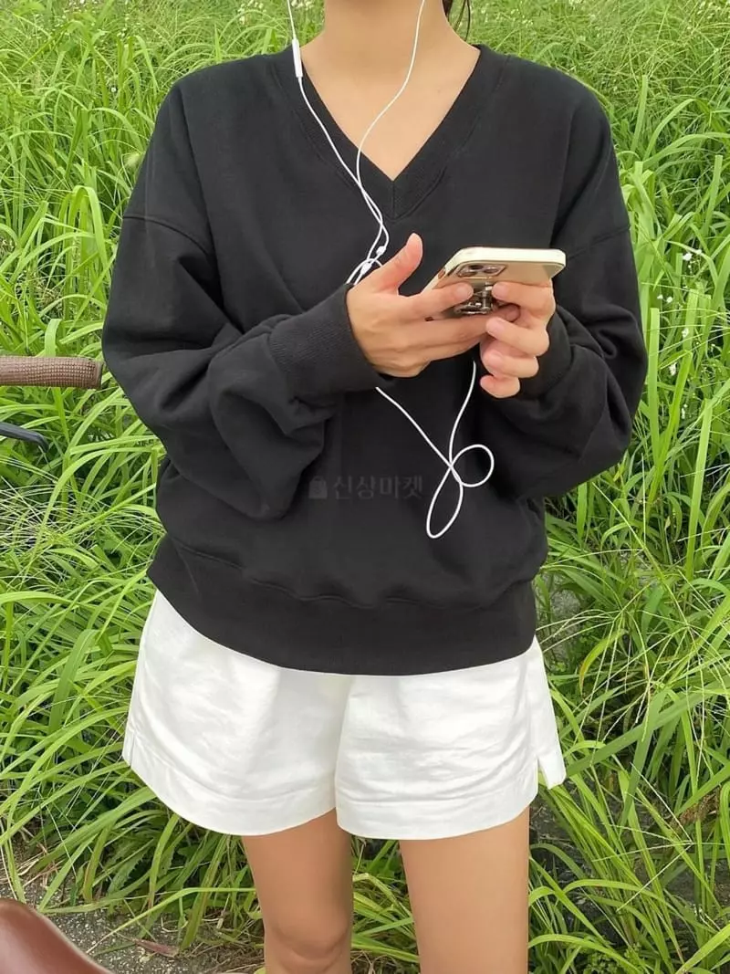 Ouppt - Korean Women Fashion - #momslook - V Heavy Sweatshirt