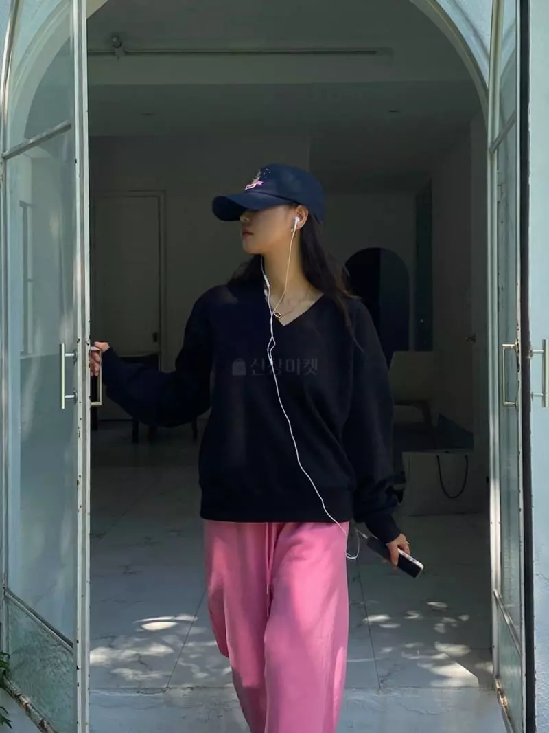 Ouppt - Korean Women Fashion - #womensfashion - V Heavy Sweatshirt - 4