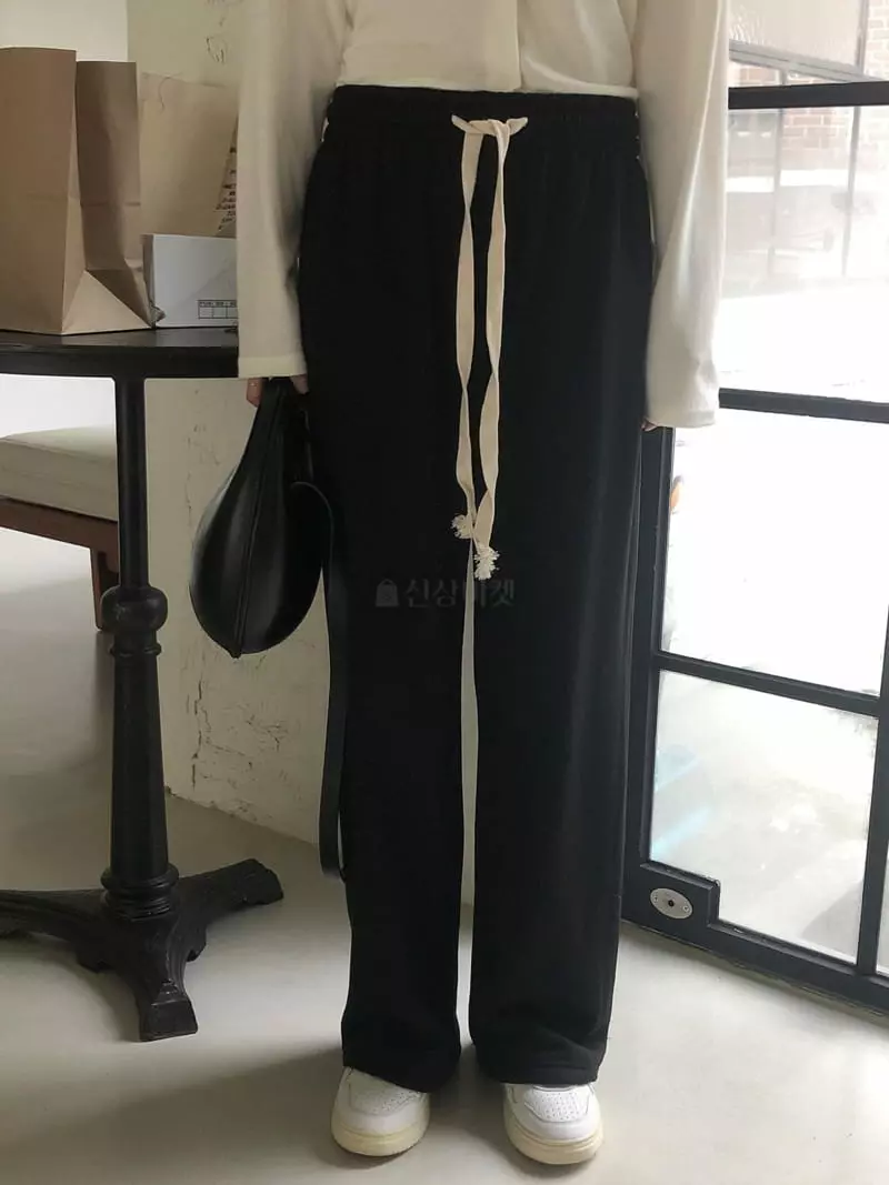 Overclassic - Korean Women Fashion - #momslook - Embrodiery Teaining Pants - 2