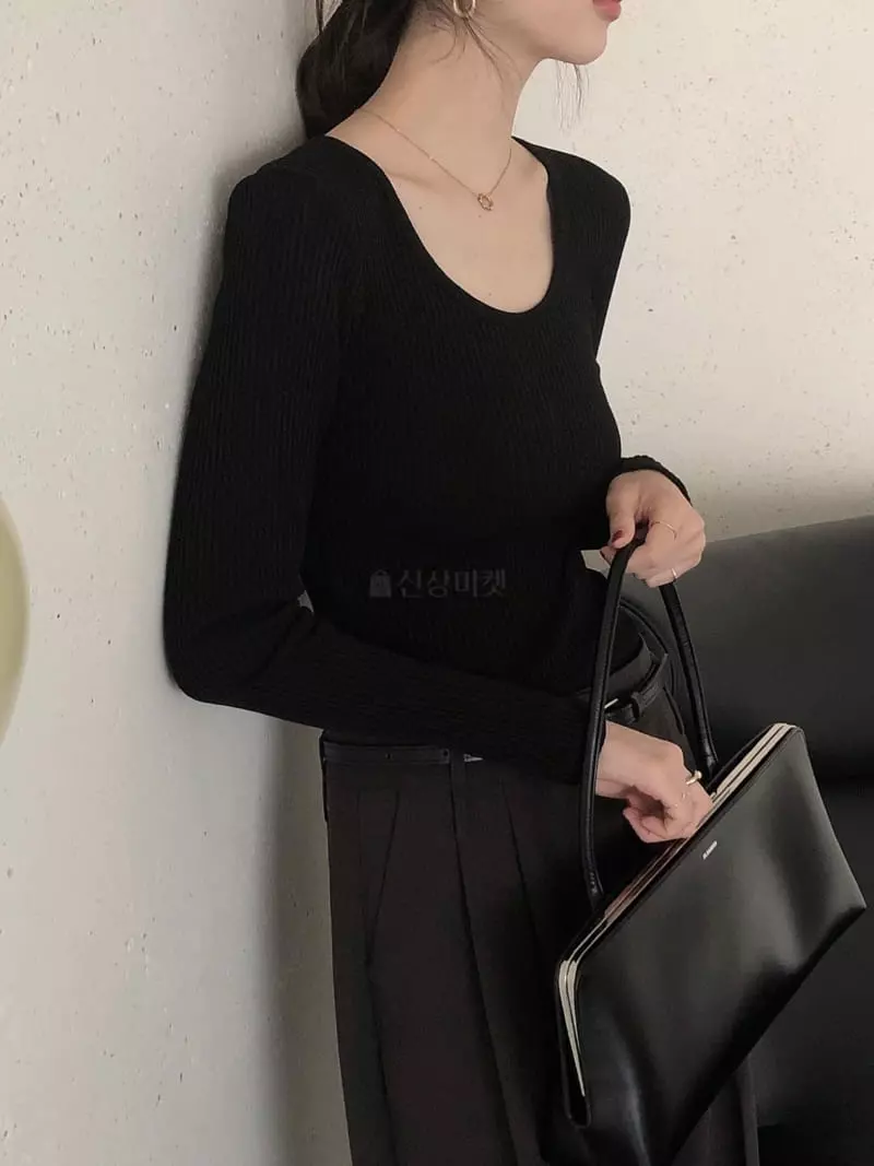 Overclassic - Korean Women Fashion - #momslook - U Neck Long Sleeves Tee - 2