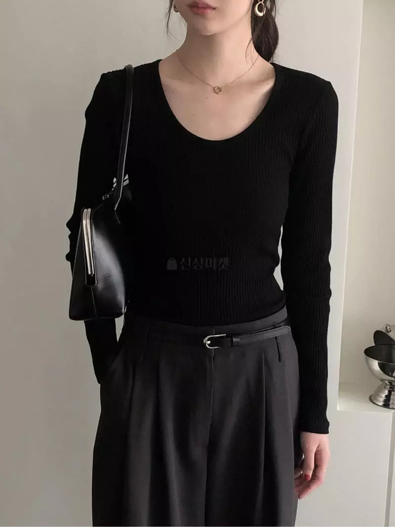 Overclassic - Korean Women Fashion - #momslook - U Neck Long Sleeves Tee - 8