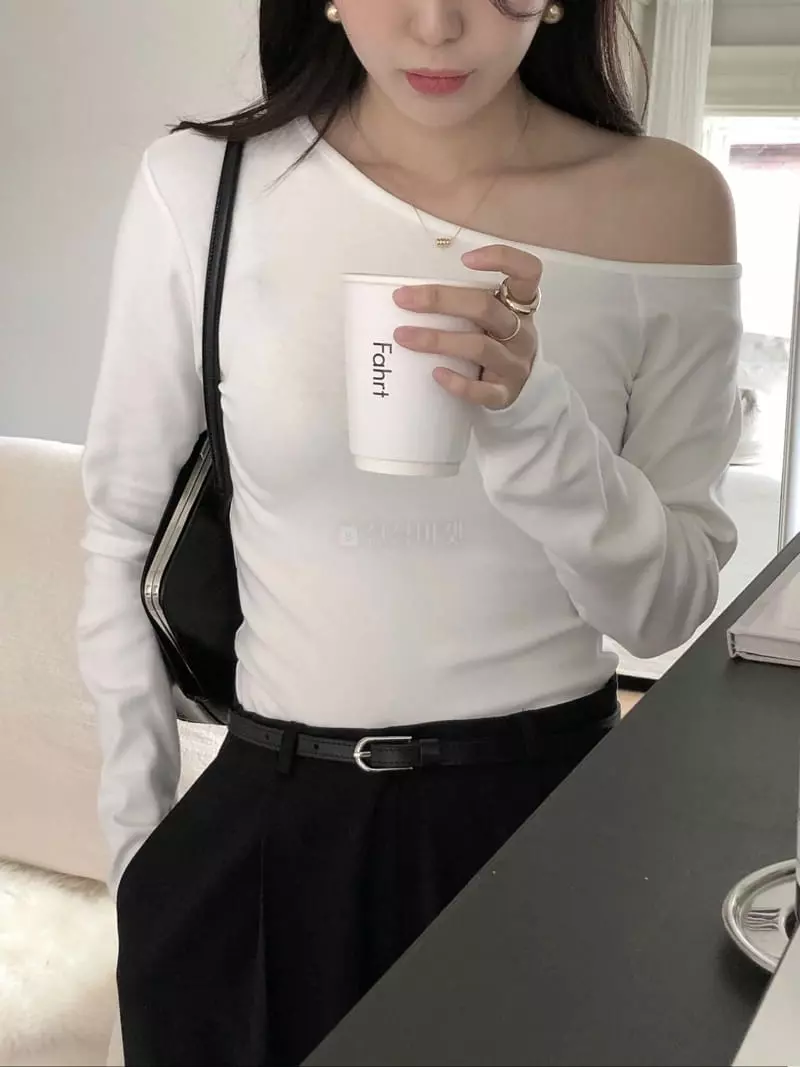 Overclassic - Korean Women Fashion - #momslook - Unbal Long Sleeves Tee