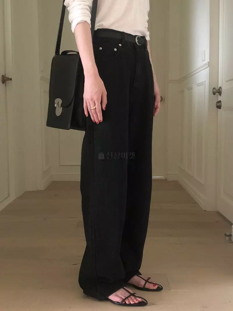 Overclassic - Korean Women Fashion - #momslook - Siena Black Jeans - 2