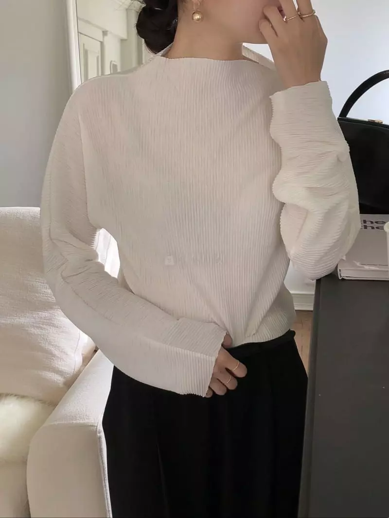 Overclassic - Korean Women Fashion - #momslook - Brin Pleats Tee - 8